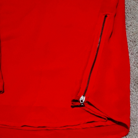 💥3/$15💥MY MICHELLE size Small red shirt - Picture 4 of 5